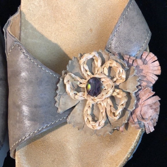 Think! Boho Artsy Leather Straw Flower Sandals Size 37 US 6 - Picture 4 of 8